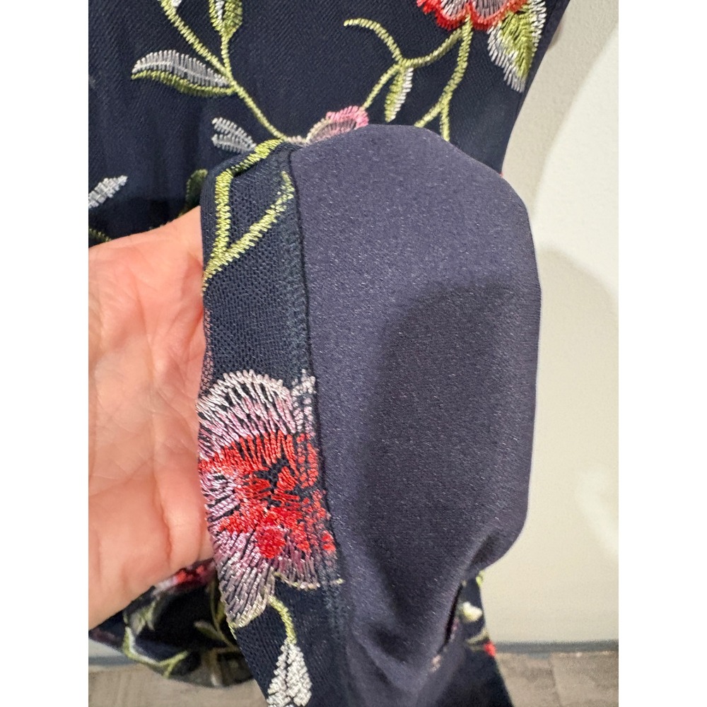 Jessica Howard Navy Blue Floral Embroidered Mesh Shift Dress Size 8P Sleeveless - Picture 7 of 9